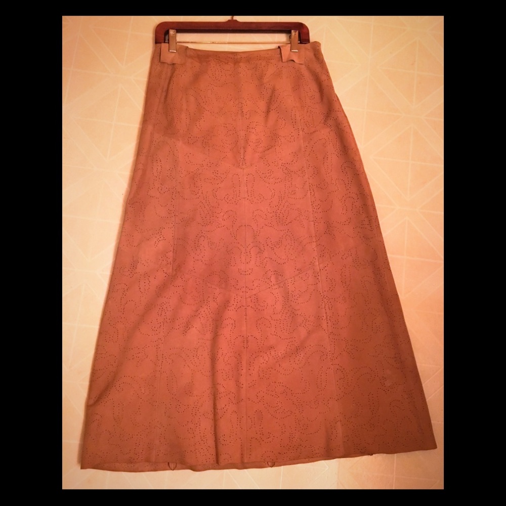Dana Buchman Suede Skirt